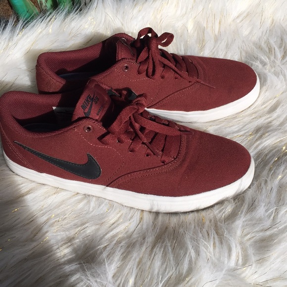 nike sb maroon shoes